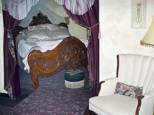 אוורגרין The Historic Brook Forest Inn מראה חיצוני תמונה