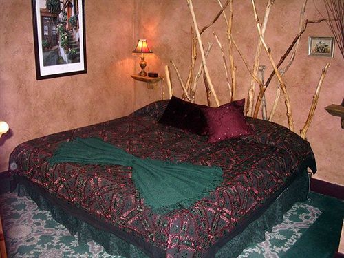 אוורגרין The Historic Brook Forest Inn מראה חיצוני תמונה