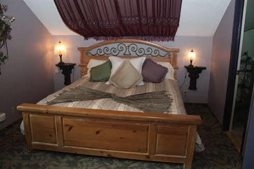 אוורגרין The Historic Brook Forest Inn מראה חיצוני תמונה